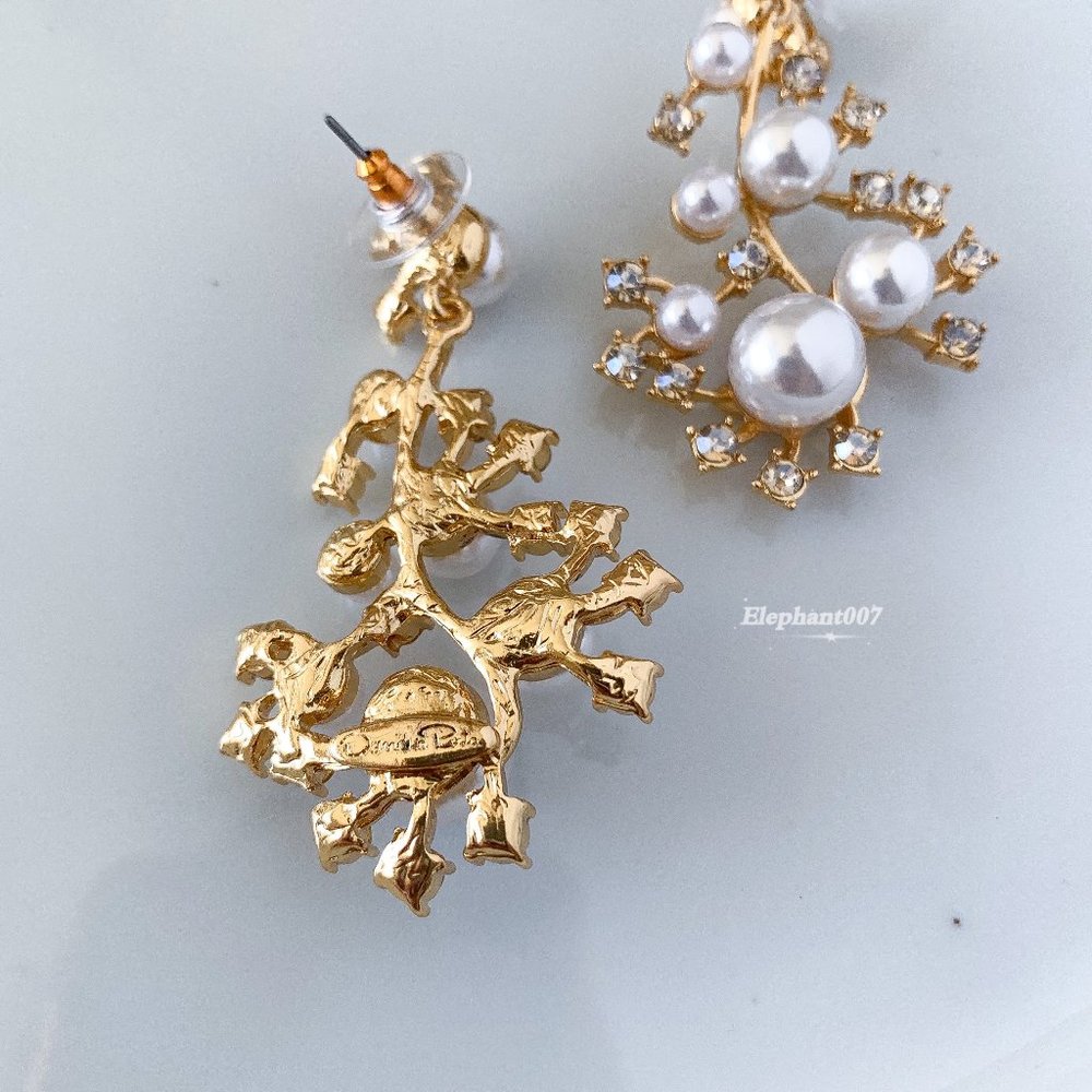 Oscar De la Renta crystal statement earrings - Picture 5 of 5